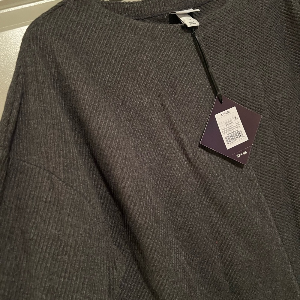 Gray pullover top - Picture 5 of 9